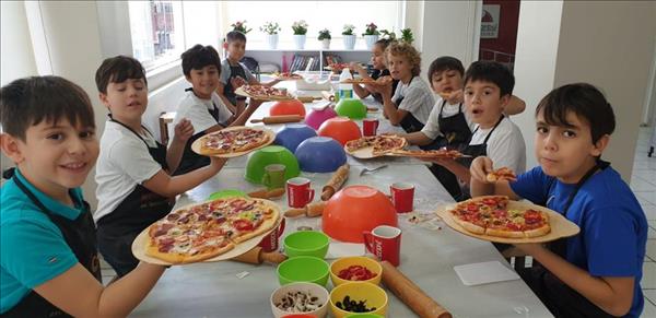 ANNELER VE ÇOCUKLARI İLE PİZZA WORKSHOP